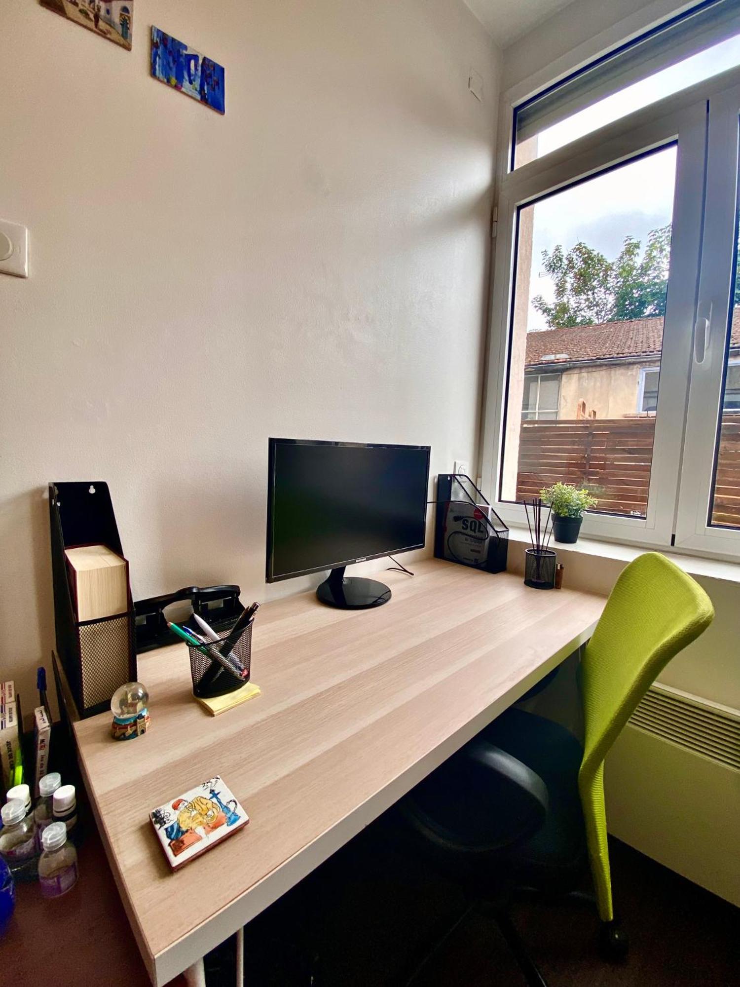 Apartment Integral , La Defense Paris , Propre A Cote De Tous Commodite Nanterre